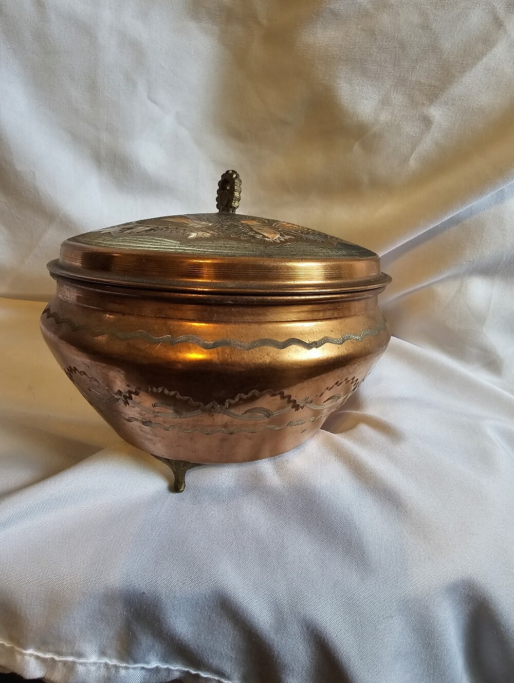 Vintage Copper Decorative Covered Bowl - Copper Color